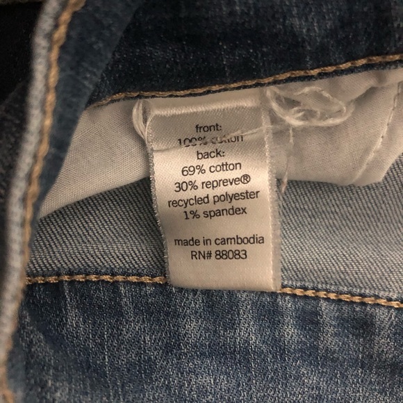 Women’s So High Rise Ripped Mom Jeans - Picture 5 of 7